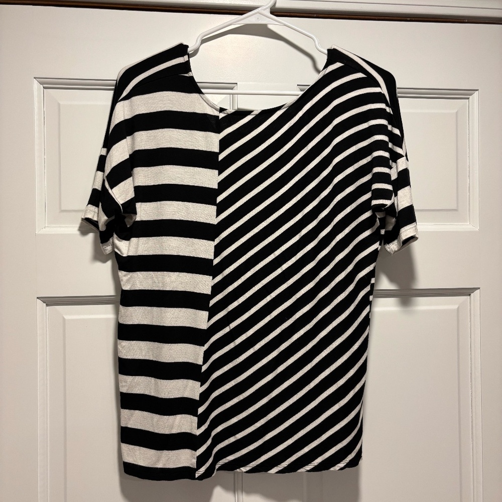 White House Black Market Short Sleeve Shirt